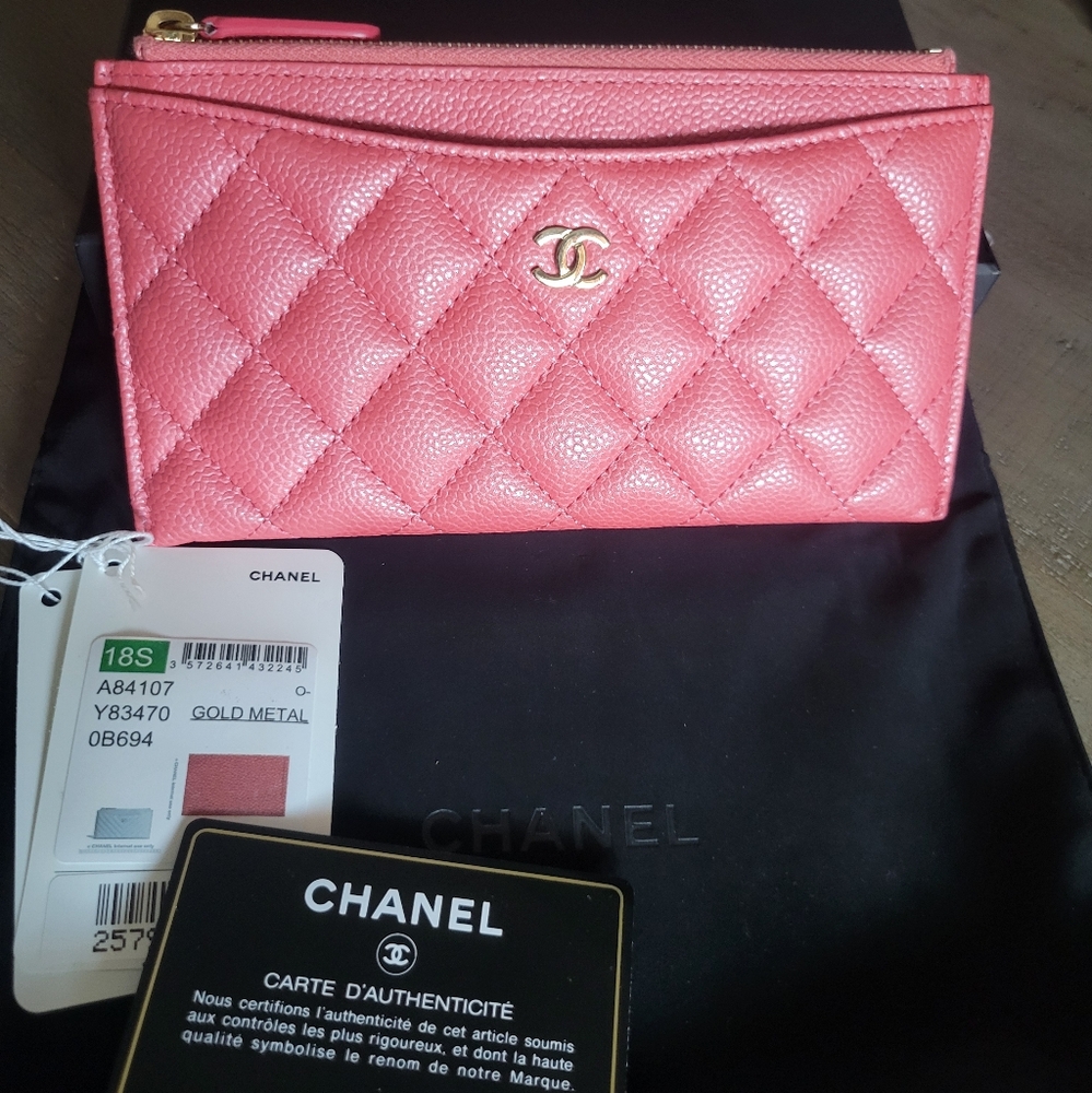 CHANEL Iridescent Caviar Classic Zip Pouch